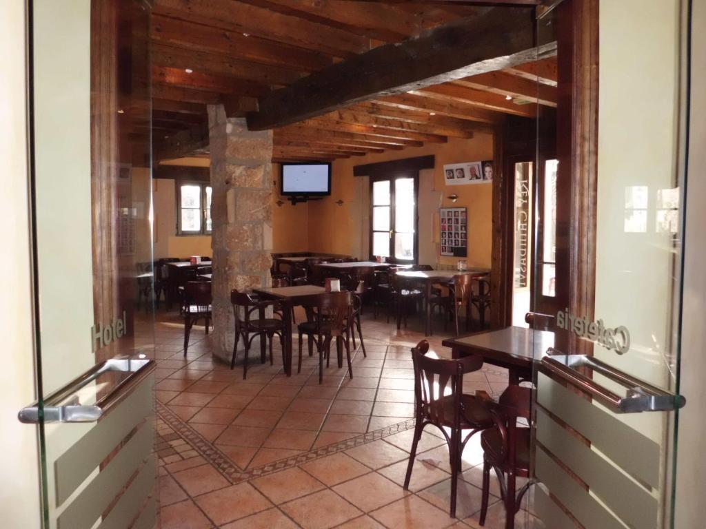 Hotel Rey Chindasvinto コバルビアス エクステリア 写真