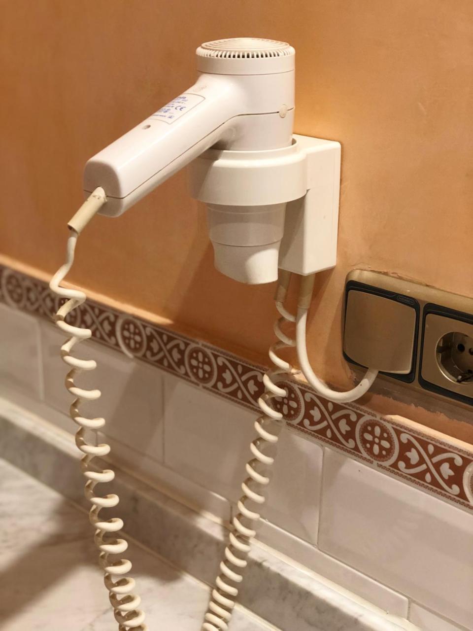 Hotel Rey Chindasvinto コバルビアス エクステリア 写真